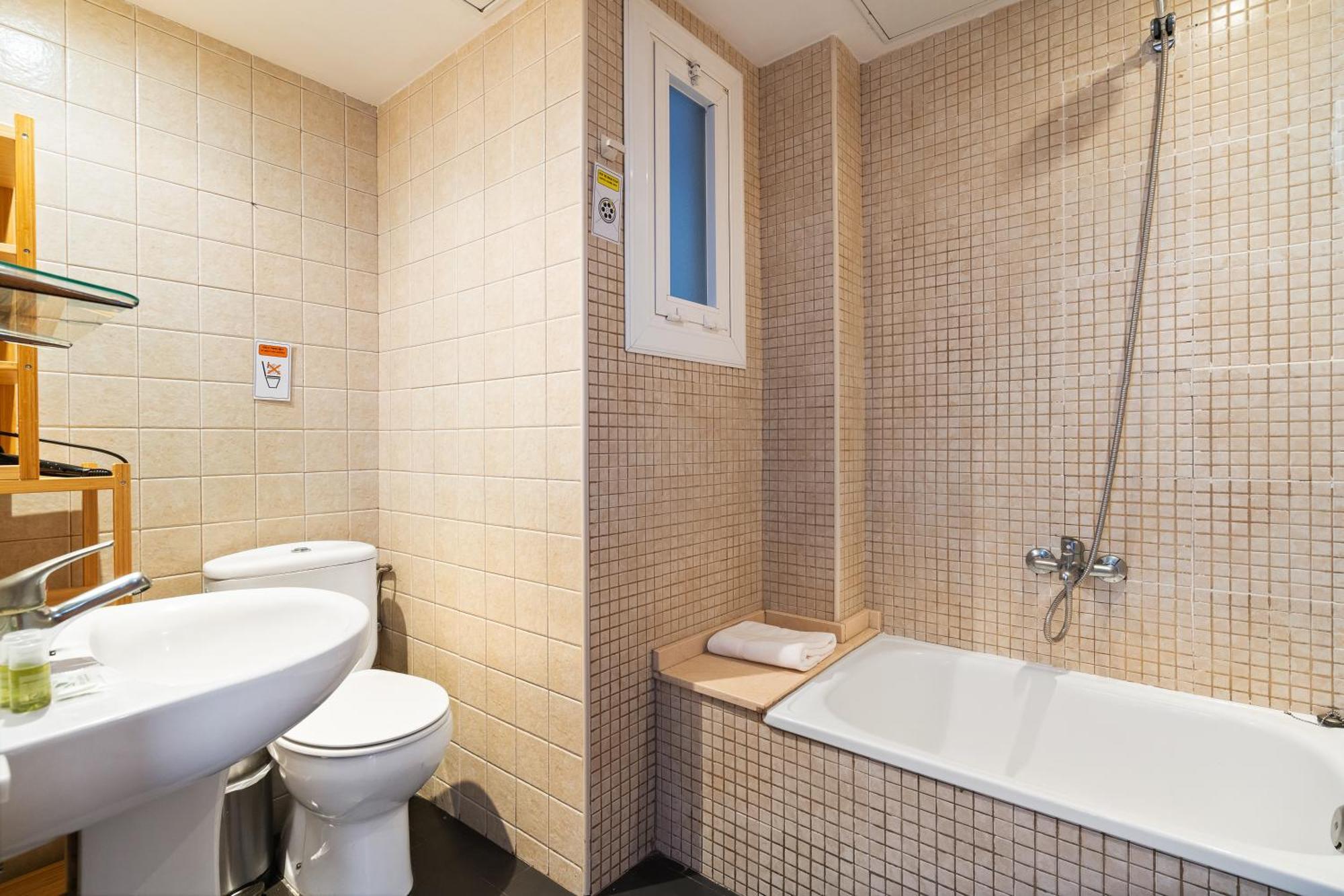 バルセロナChic 3Br Retreat With Private Terraceアパートメント エクステリア 写真